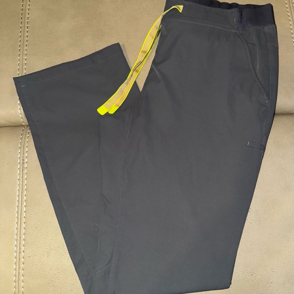 Medelita Men’s Summit Cargo Scrub Pants - Charcoal Grey / Neon L